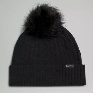 Lululemon Cable Knit Pom Beanie Hat Winter Hat Black NWT